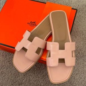 Hermēs sandals